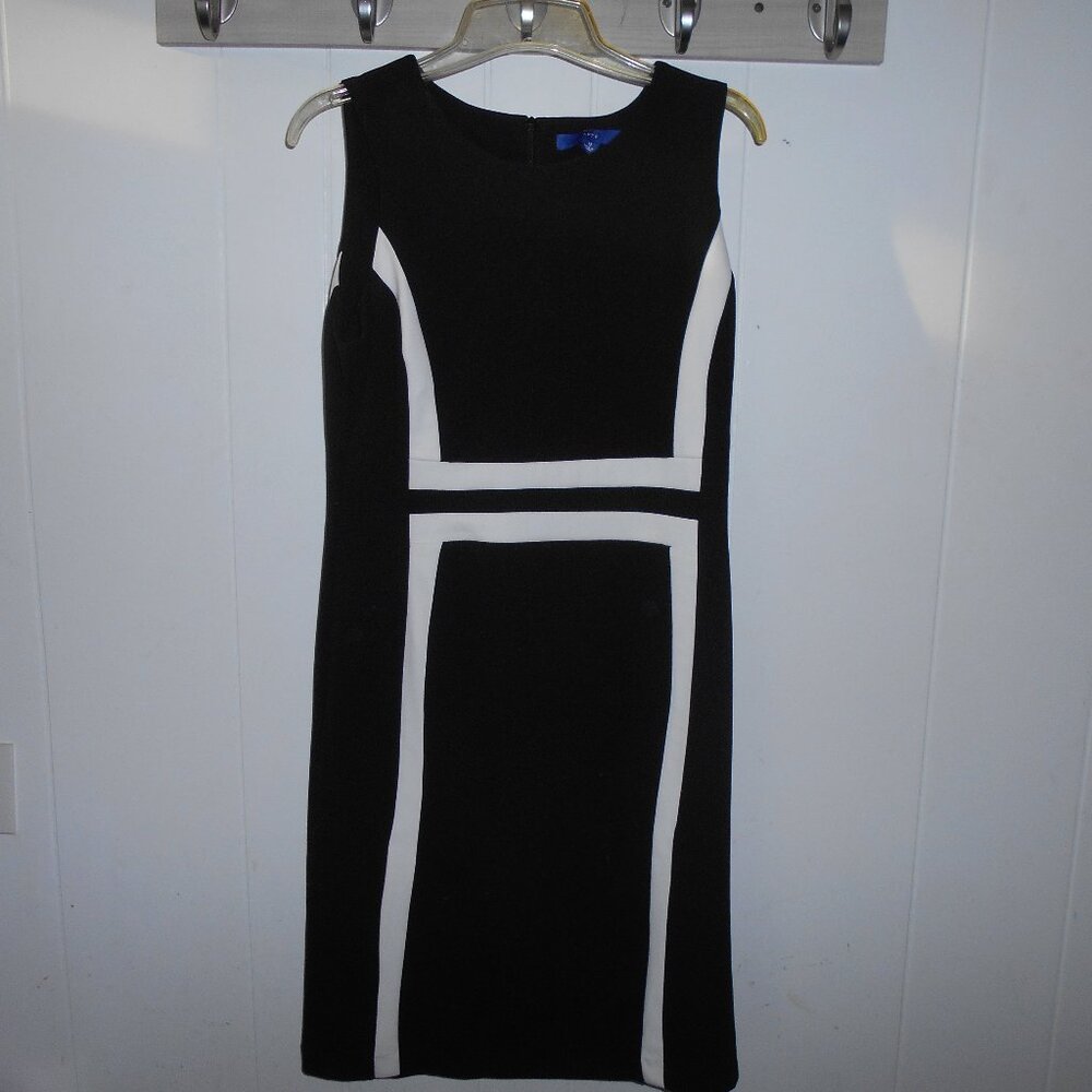 Kohl's Black & White Dress -  Medium-   $80 Tag